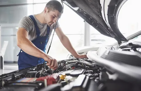 Symbolbild zum Beitrag Wie man einen guten Mechaniker für Ihr Auto findet - Ein umfassender Leitfaden